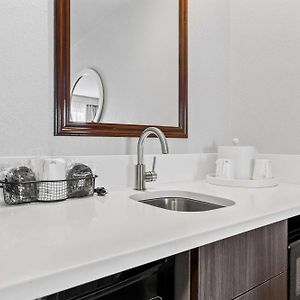 Queen Suite